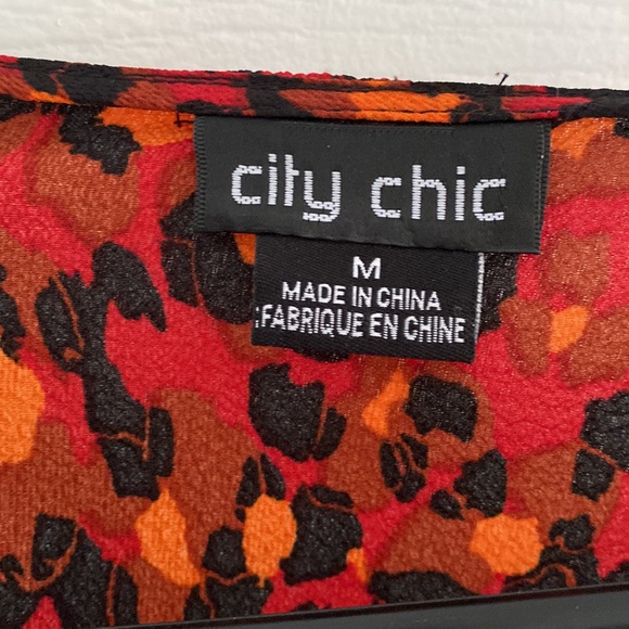 Wild animal print wrap top Medium - Picture 4 of 8